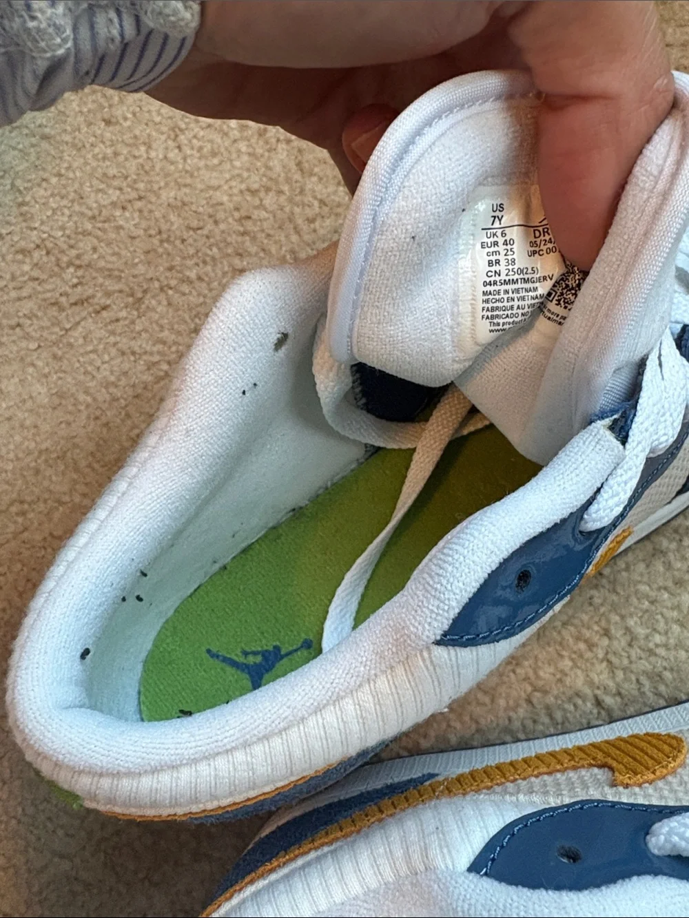 Grade School Air Jordan RETRO 1 LOW SE 'MESSY ROOM'